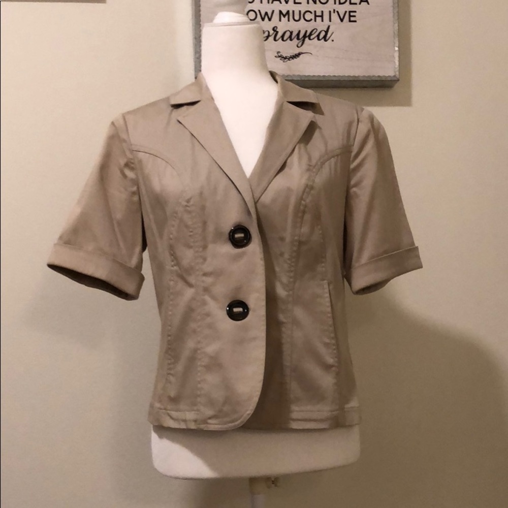 Short sleeve stretch crop blazer